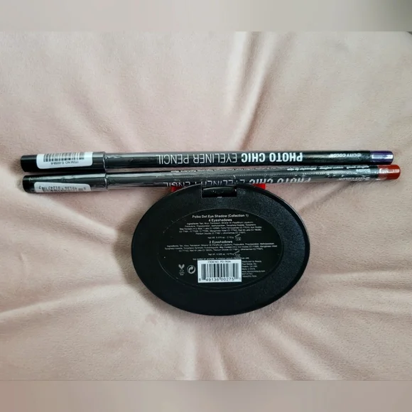City Color Eye Shadow and 2 Eyeliner Pencil - Picture 2 of 4